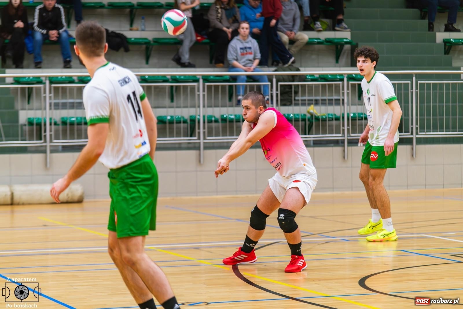 Zdjęcie w galerii na portalu naszraciborz.pl: Siatkarski dreszczowiec w Raciborzu. Pierwsza faza sezonu zakończona awansem do najlepszej ósemki [FOTO i WIDEO] wiadomości z regionu