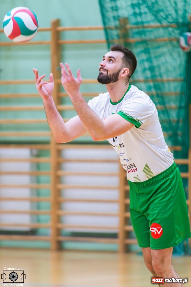Zdjęcie w galerii na portalu naszraciborz.pl: Siatkarski dreszczowiec w Raciborzu. Pierwsza faza sezonu zakończona awansem do najlepszej ósemki [FOTO i WIDEO] wiadomości z regionu