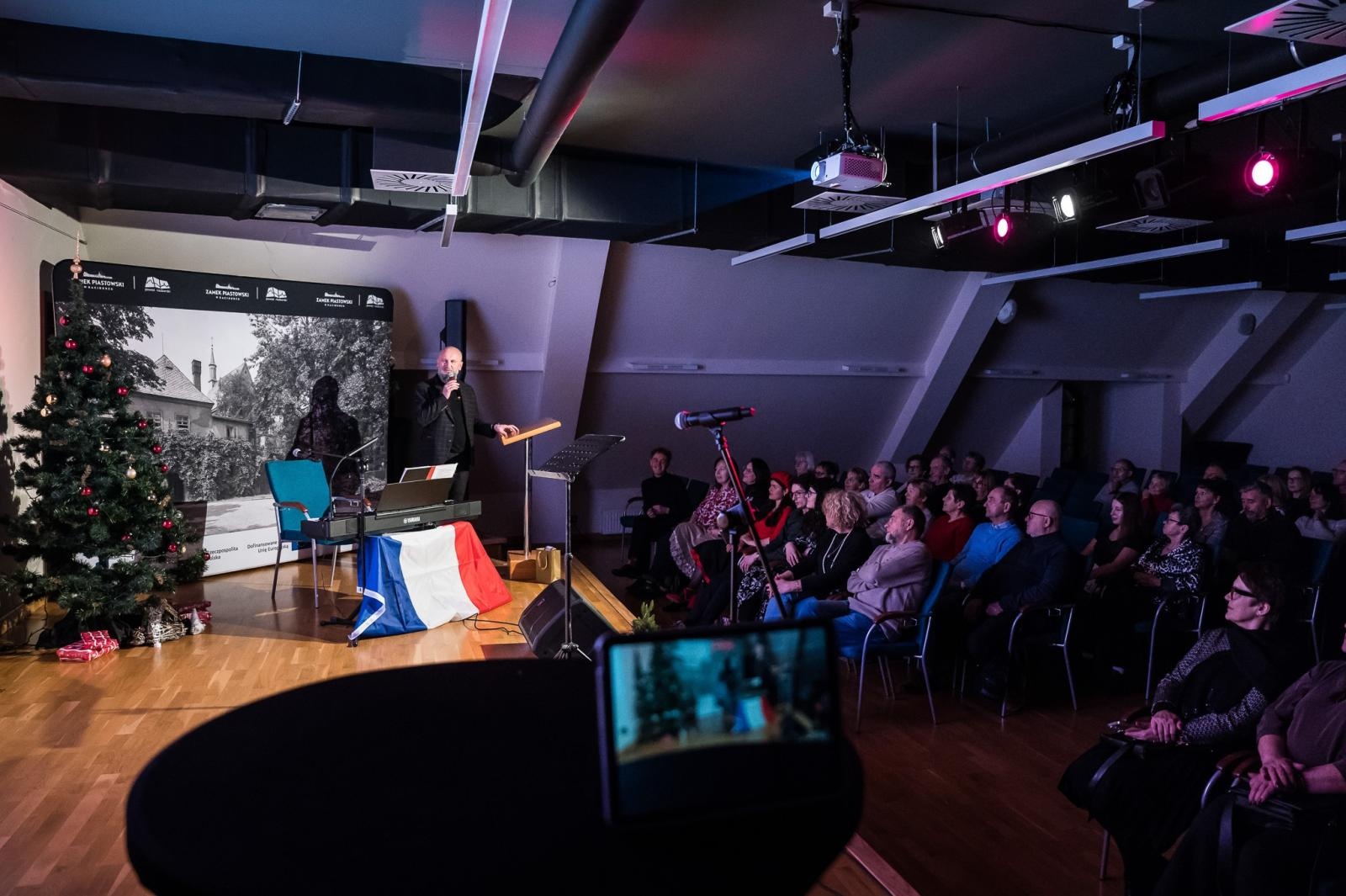 Zdjęcie w galerii na portalu naszraciborz.pl: Wieczór francuski na Zamku Piastowskim. Przed nami muzyczna podróż do Hiszpanii [FOTO i WIDEO] wiadomości z regionu