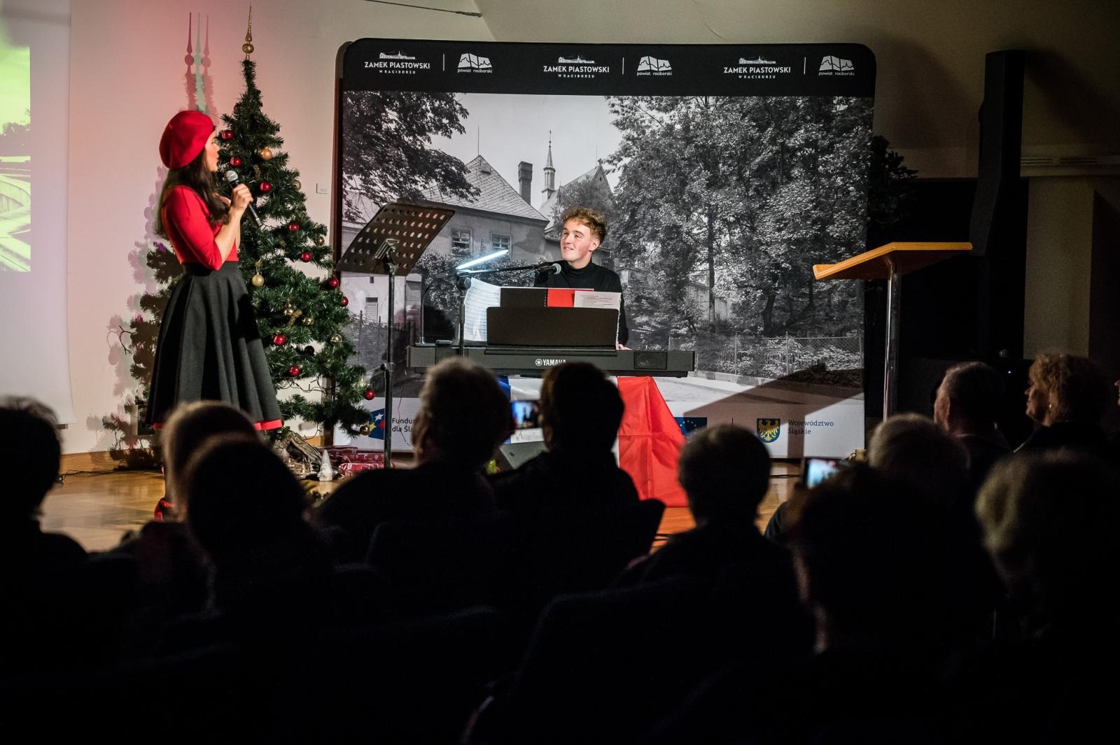 Zdjęcie w galerii na portalu naszraciborz.pl: Wieczór francuski na Zamku Piastowskim. Przed nami muzyczna podróż do Hiszpanii [FOTO i WIDEO] wiadomości z regionu