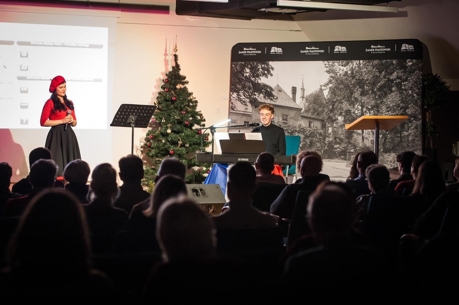 Zdjęcie w galerii na portalu naszraciborz.pl: Wieczór francuski na Zamku Piastowskim. Przed nami muzyczna podróż do Hiszpanii [FOTO i WIDEO] wiadomości z regionu