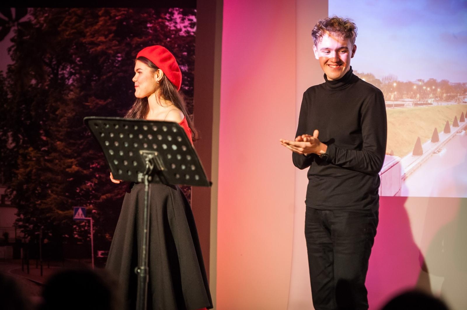 Zdjęcie w galerii na portalu naszraciborz.pl: Wieczór francuski na Zamku Piastowskim. Przed nami muzyczna podróż do Hiszpanii [FOTO i WIDEO] wiadomości z regionu