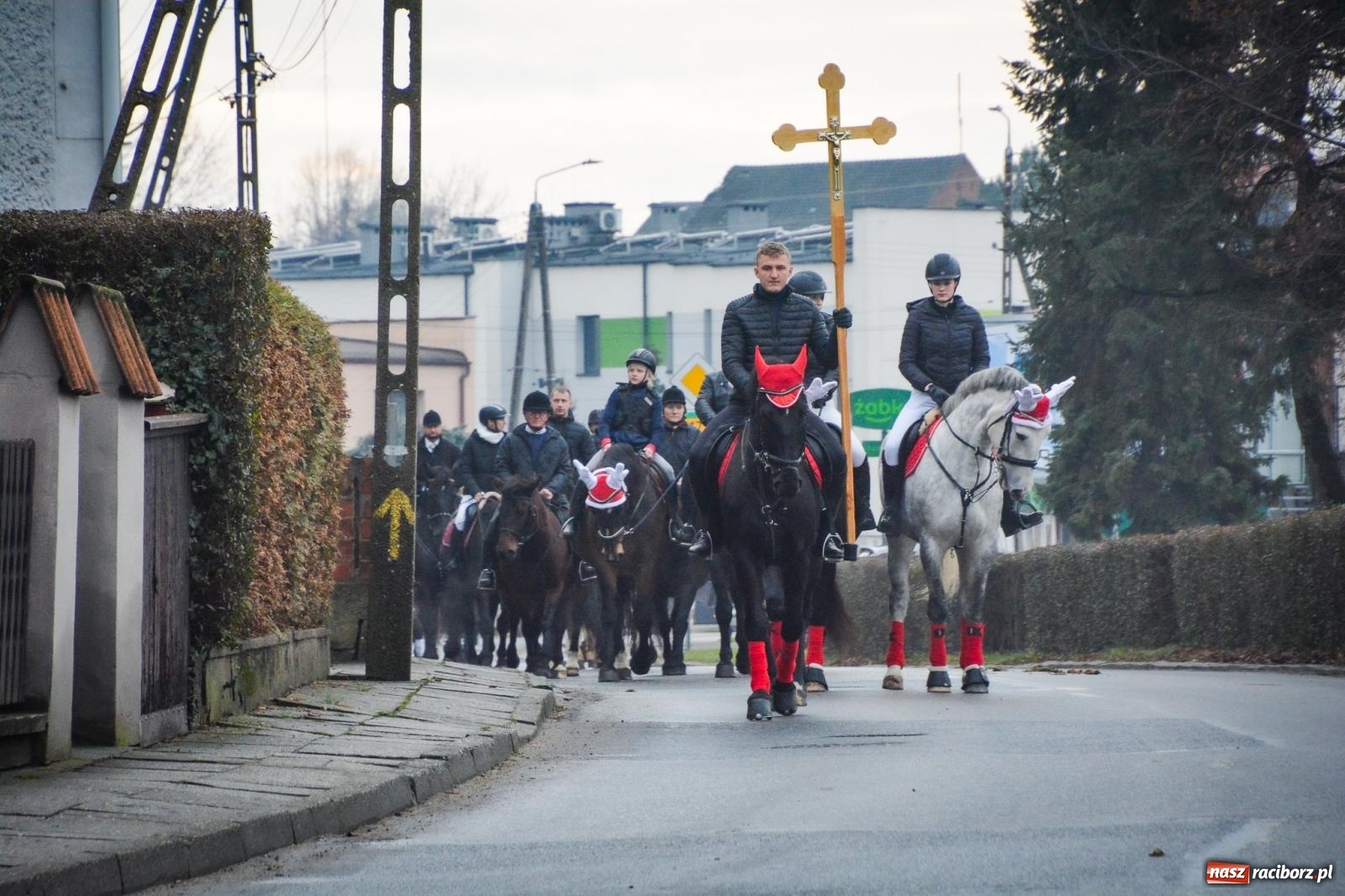 Zdjęcie w galerii na portalu naszraciborz.pl: Procesja konna do Mikołaszka – żywa tradycja Krzanowic [FOTO i WIDEO] wiadomości z regionu