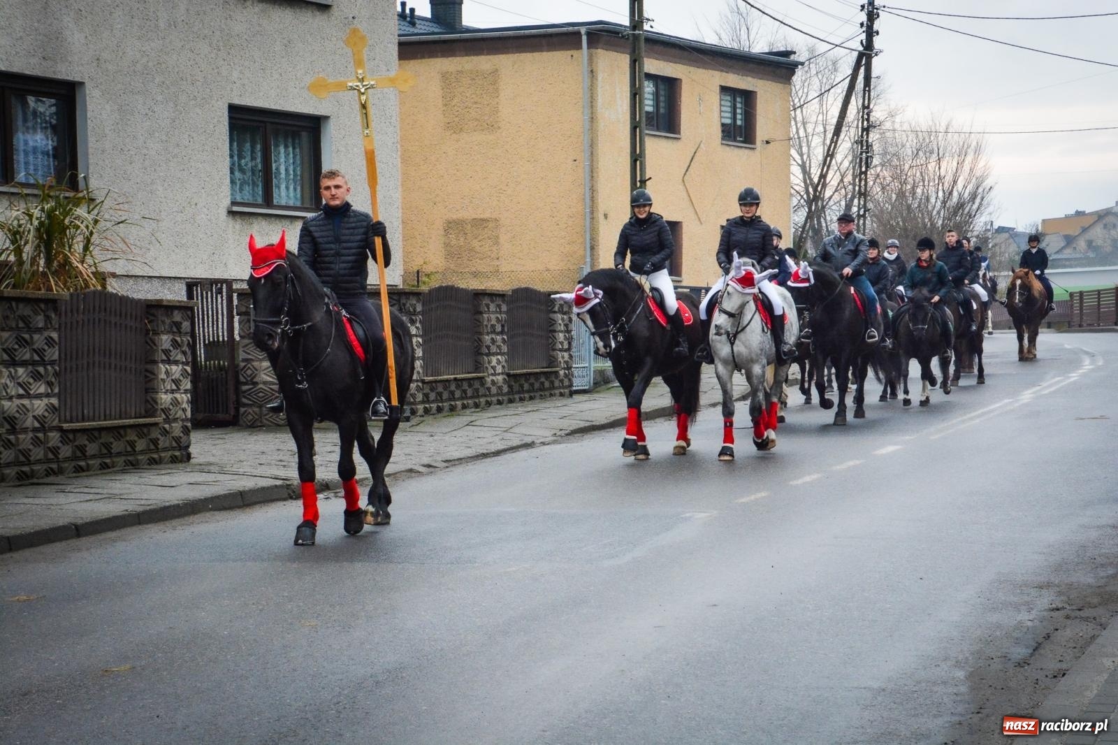 Zdjęcie w galerii na portalu naszraciborz.pl: Procesja konna do Mikołaszka – żywa tradycja Krzanowic [FOTO i WIDEO] wiadomości z regionu
