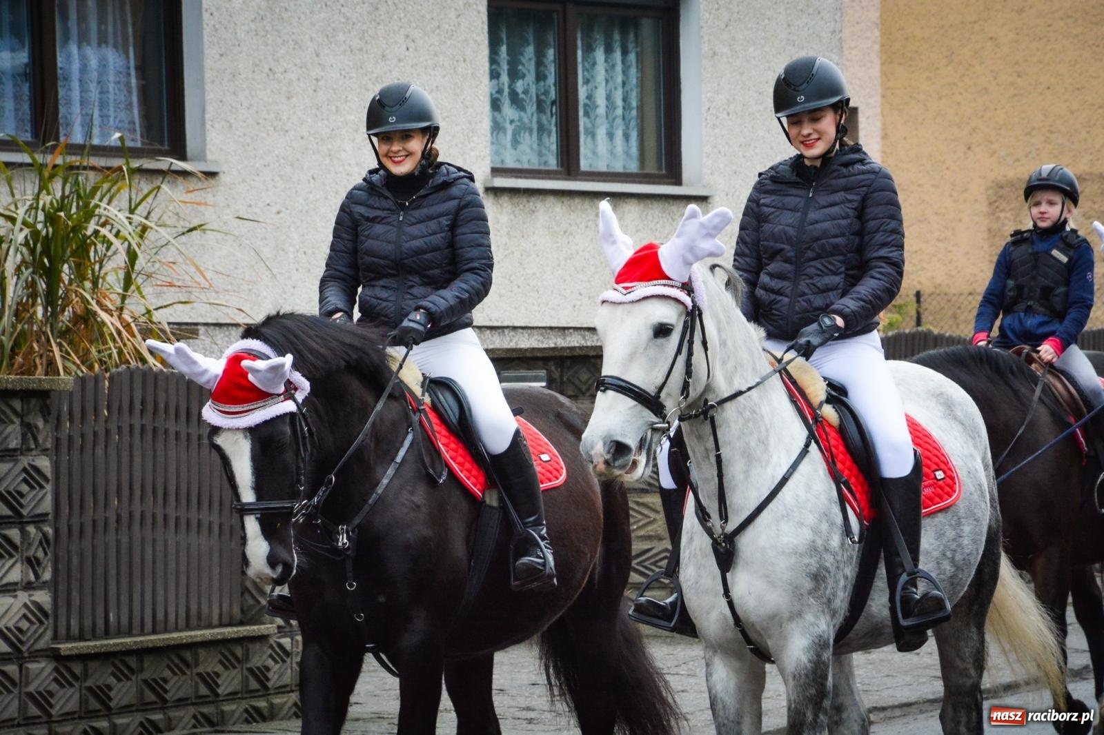 Zdjęcie w galerii na portalu naszraciborz.pl: Procesja konna do Mikołaszka – żywa tradycja Krzanowic [FOTO i WIDEO] wiadomości z regionu