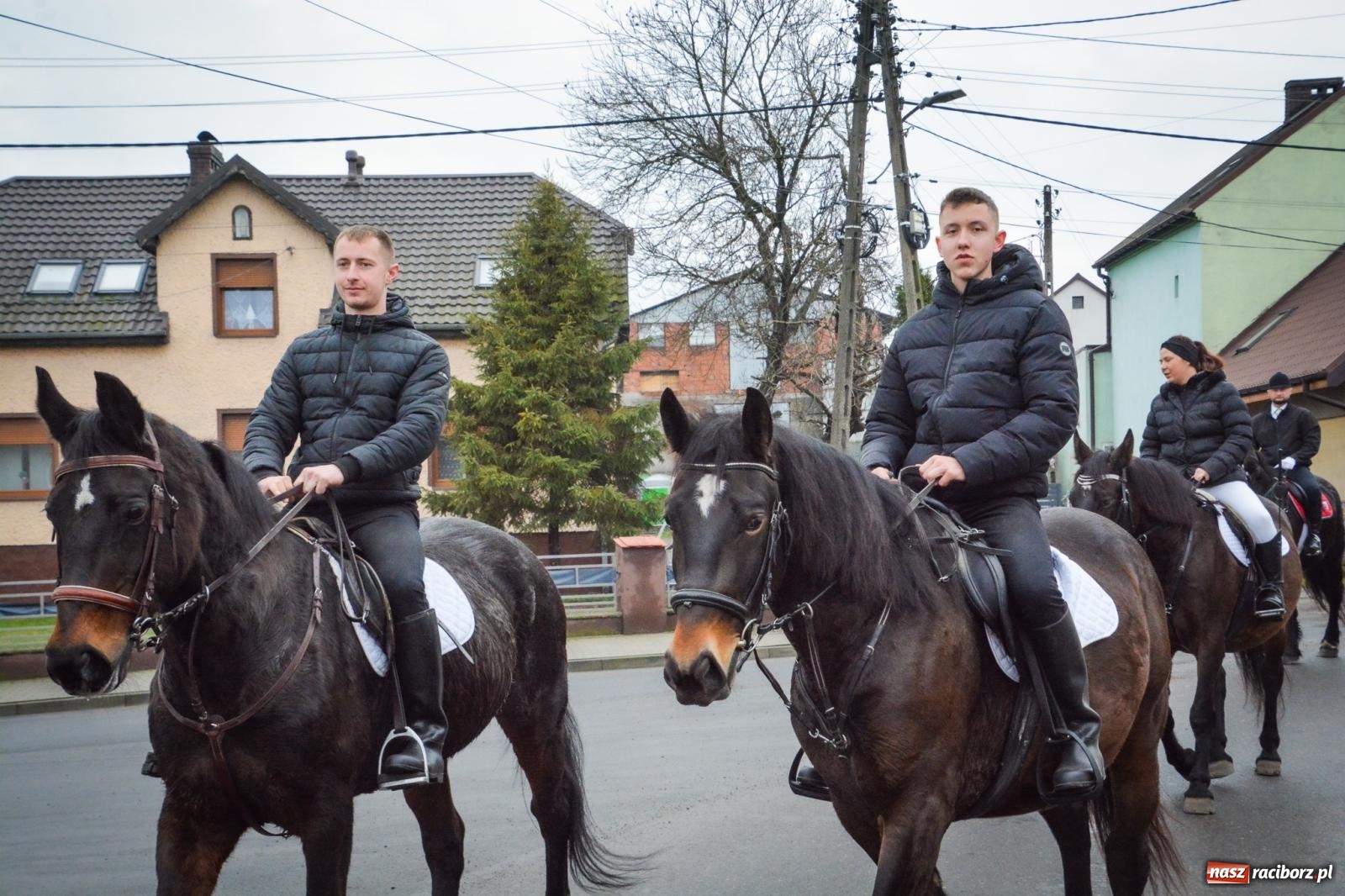Zdjęcie w galerii na portalu naszraciborz.pl: Procesja konna do Mikołaszka – żywa tradycja Krzanowic [FOTO i WIDEO] wiadomości z regionu