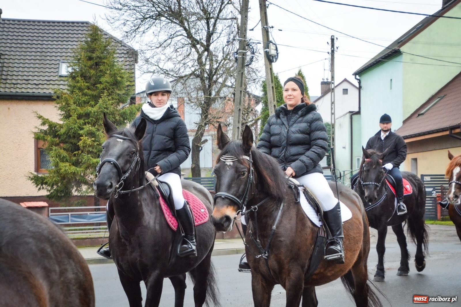 Zdjęcie w galerii na portalu naszraciborz.pl: Procesja konna do Mikołaszka – żywa tradycja Krzanowic [FOTO i WIDEO] wiadomości z regionu