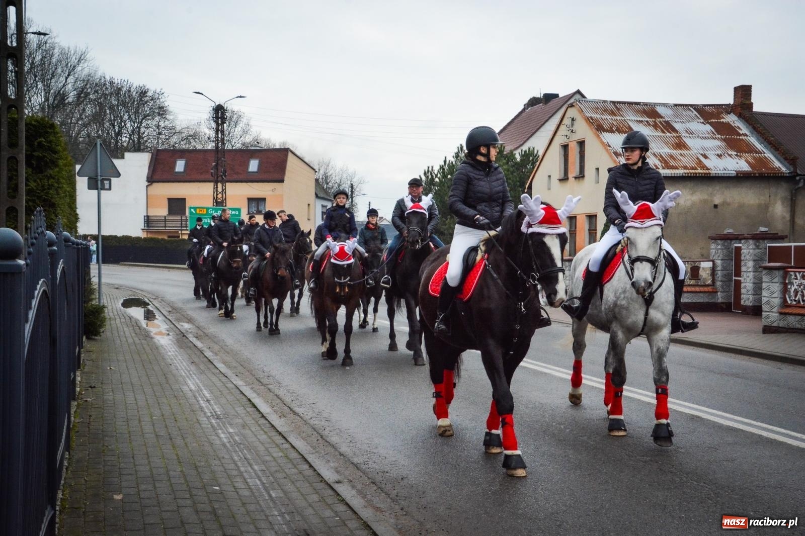 Zdjęcie w galerii na portalu naszraciborz.pl: Procesja konna do Mikołaszka – żywa tradycja Krzanowic [FOTO i WIDEO] wiadomości z regionu