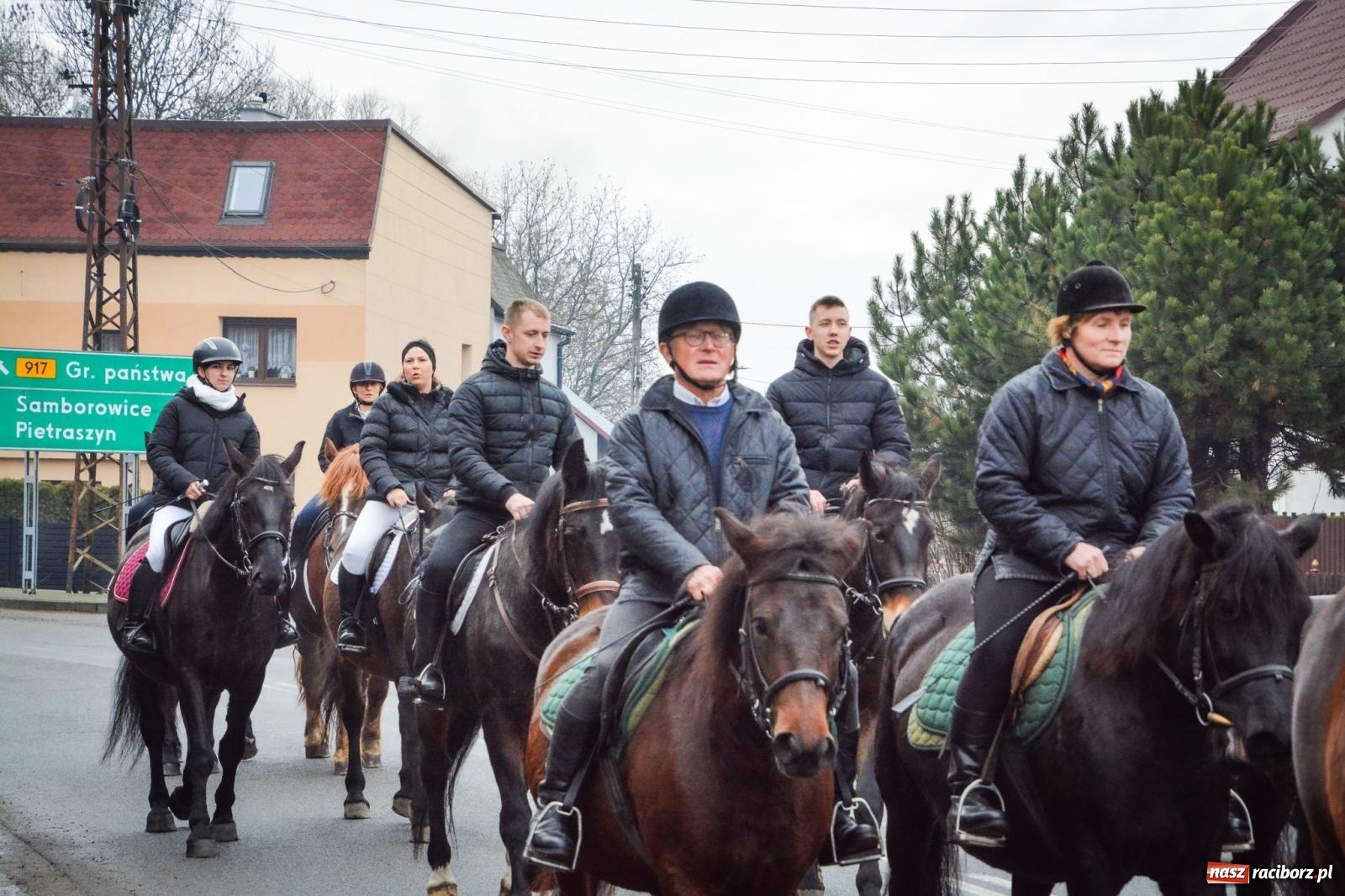 Zdjęcie w galerii na portalu naszraciborz.pl: Procesja konna do Mikołaszka – żywa tradycja Krzanowic [FOTO i WIDEO] wiadomości z regionu