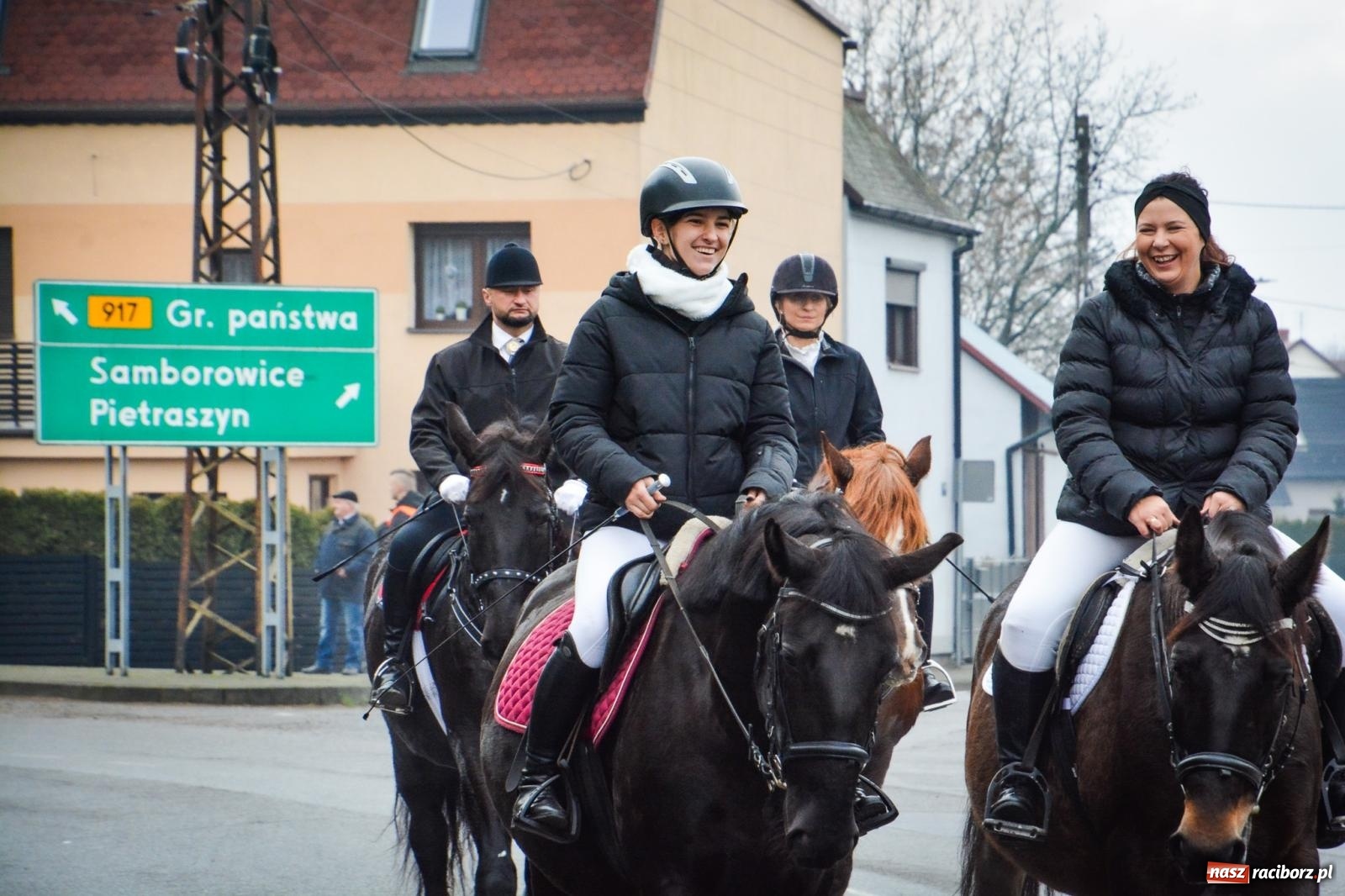 Zdjęcie w galerii na portalu naszraciborz.pl: Procesja konna do Mikołaszka – żywa tradycja Krzanowic [FOTO i WIDEO] wiadomości z regionu