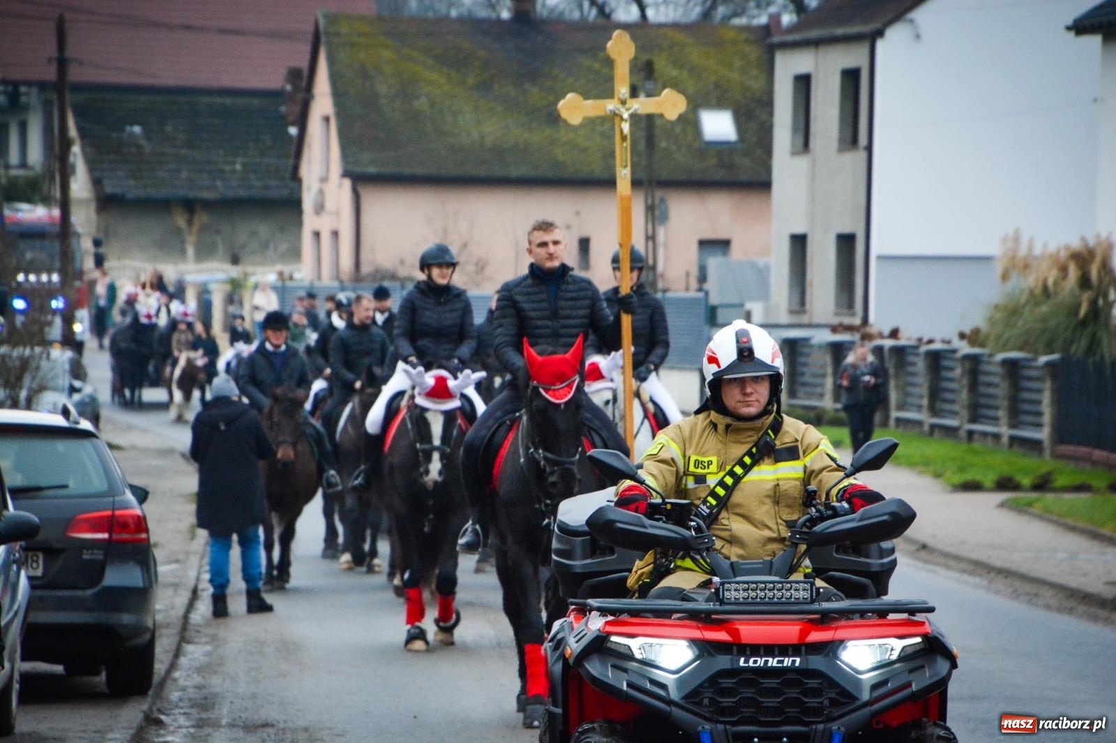 Zdjęcie w galerii na portalu naszraciborz.pl: Procesja konna do Mikołaszka – żywa tradycja Krzanowic [FOTO i WIDEO] wiadomości z regionu