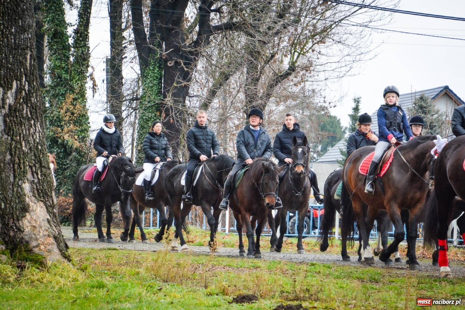 Zdjęcie w galerii na portalu naszraciborz.pl: Procesja konna do Mikołaszka – żywa tradycja Krzanowic [FOTO i WIDEO] wiadomości z regionu