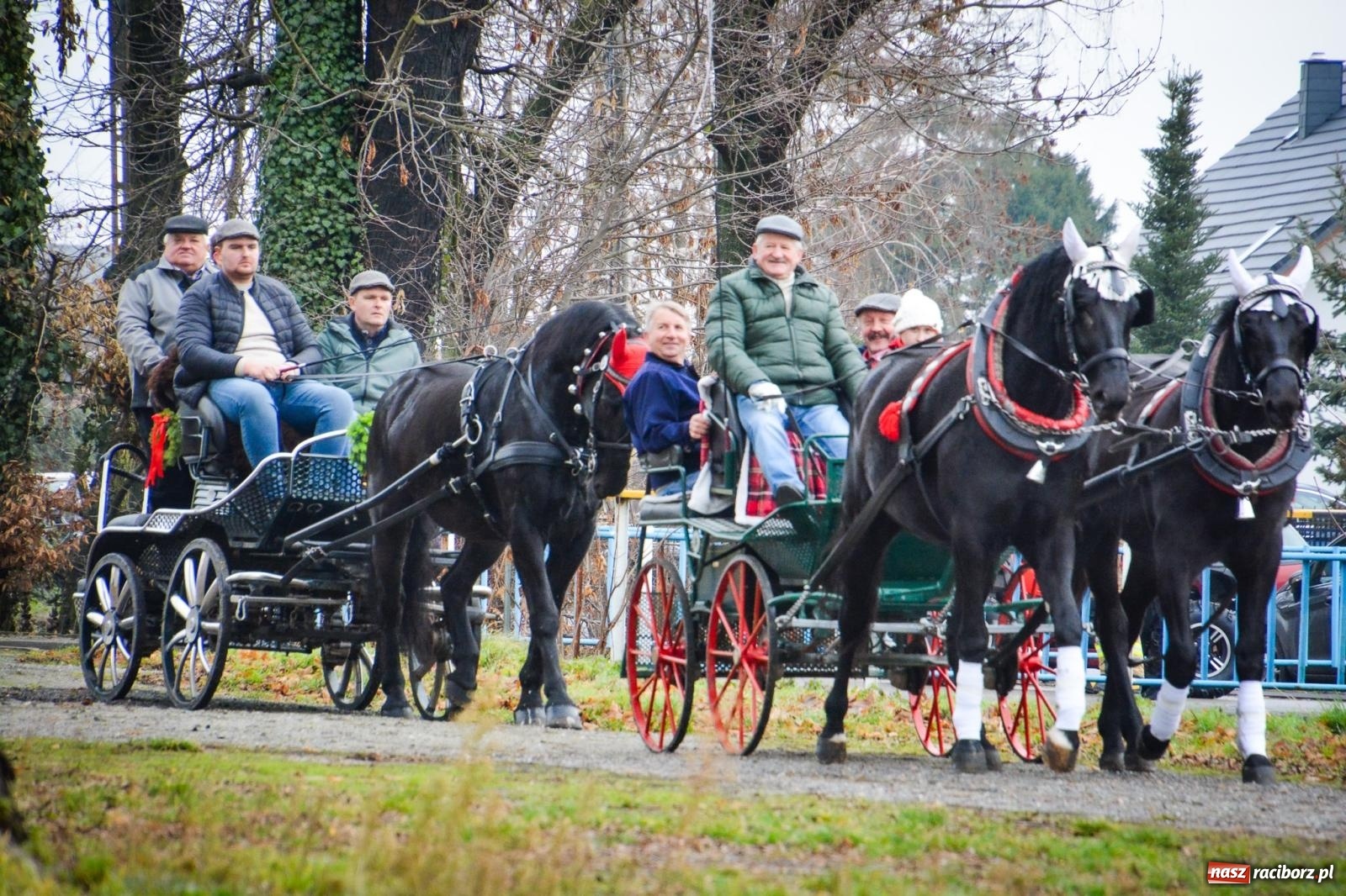 Zdjęcie w galerii na portalu naszraciborz.pl: Procesja konna do Mikołaszka – żywa tradycja Krzanowic [FOTO i WIDEO] wiadomości z regionu