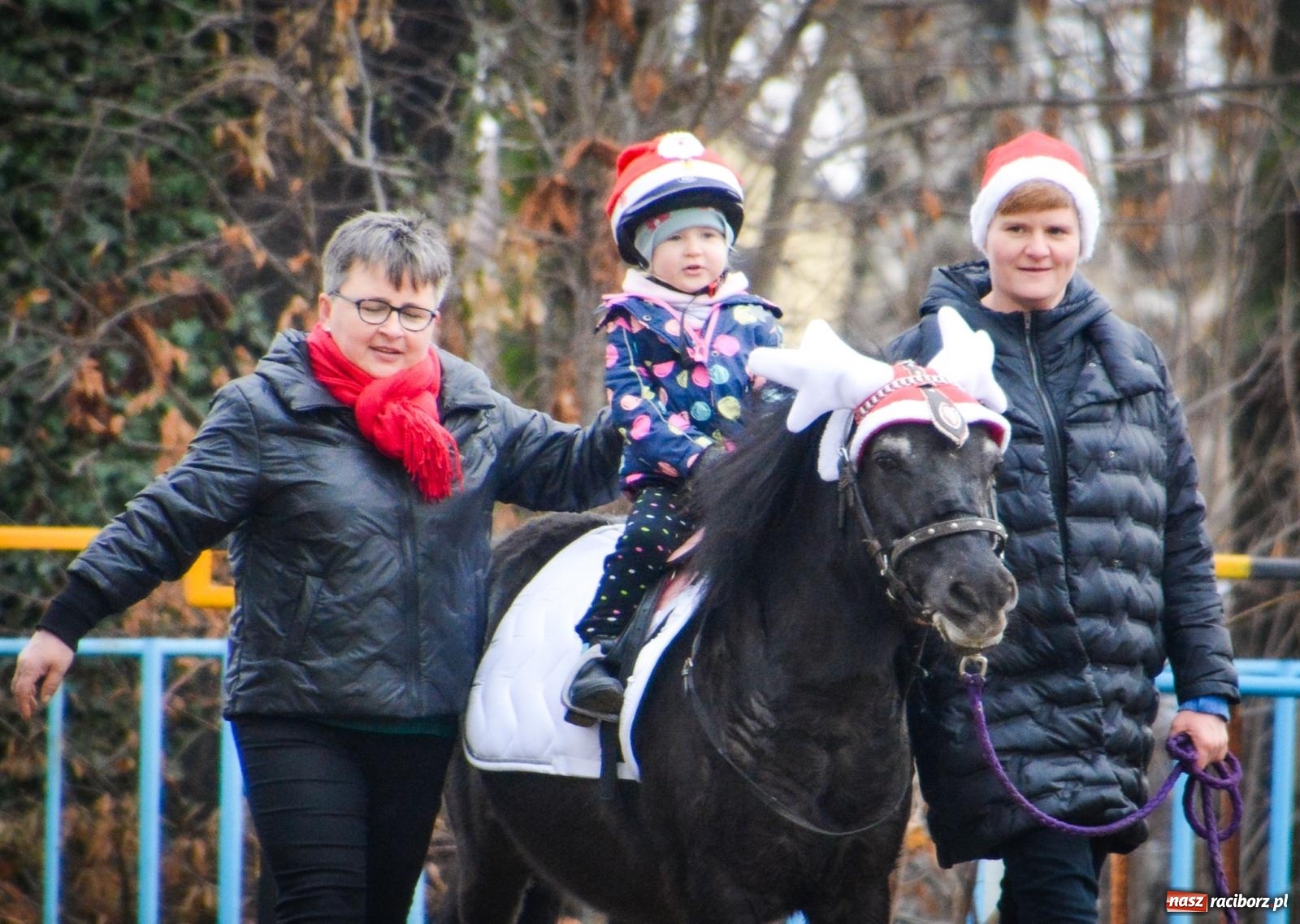 Zdjęcie w galerii na portalu naszraciborz.pl: Procesja konna do Mikołaszka – żywa tradycja Krzanowic [FOTO i WIDEO] wiadomości z regionu