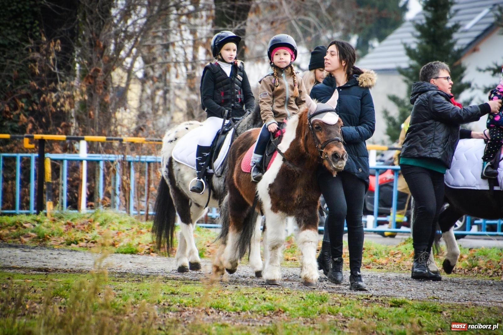 Zdjęcie w galerii na portalu naszraciborz.pl: Procesja konna do Mikołaszka – żywa tradycja Krzanowic [FOTO i WIDEO] wiadomości z regionu