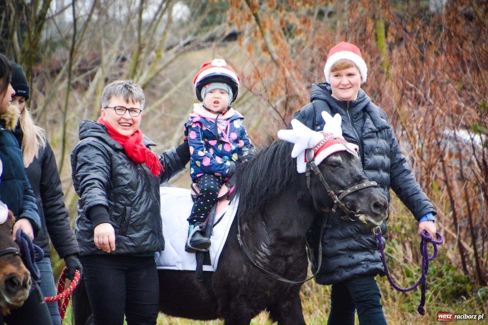 Zdjęcie w galerii na portalu naszraciborz.pl: Procesja konna do Mikołaszka – żywa tradycja Krzanowic [FOTO i WIDEO] wiadomości z regionu
