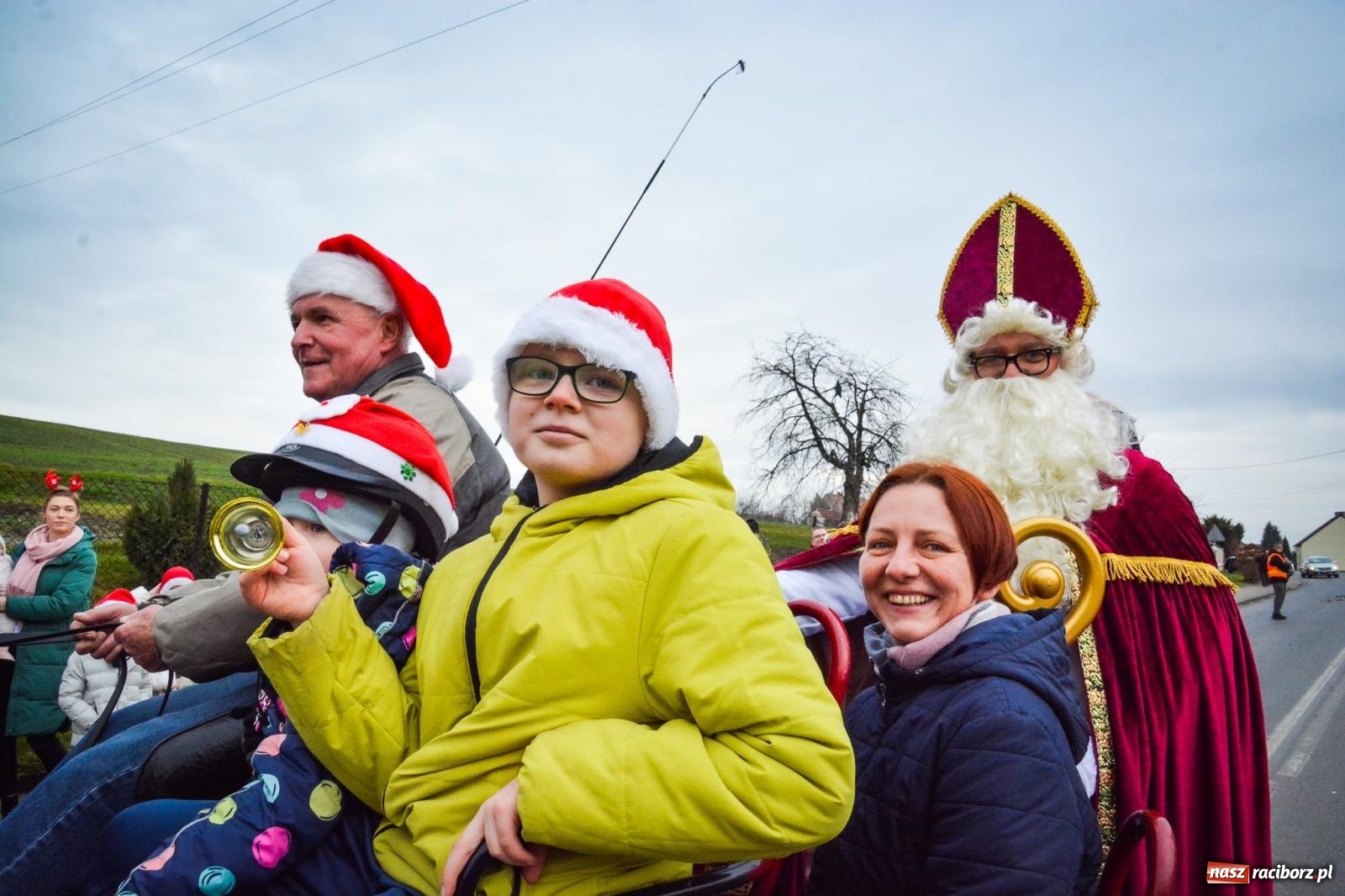 Zdjęcie w galerii na portalu naszraciborz.pl: Procesja konna do Mikołaszka – żywa tradycja Krzanowic [FOTO i WIDEO] wiadomości z regionu
