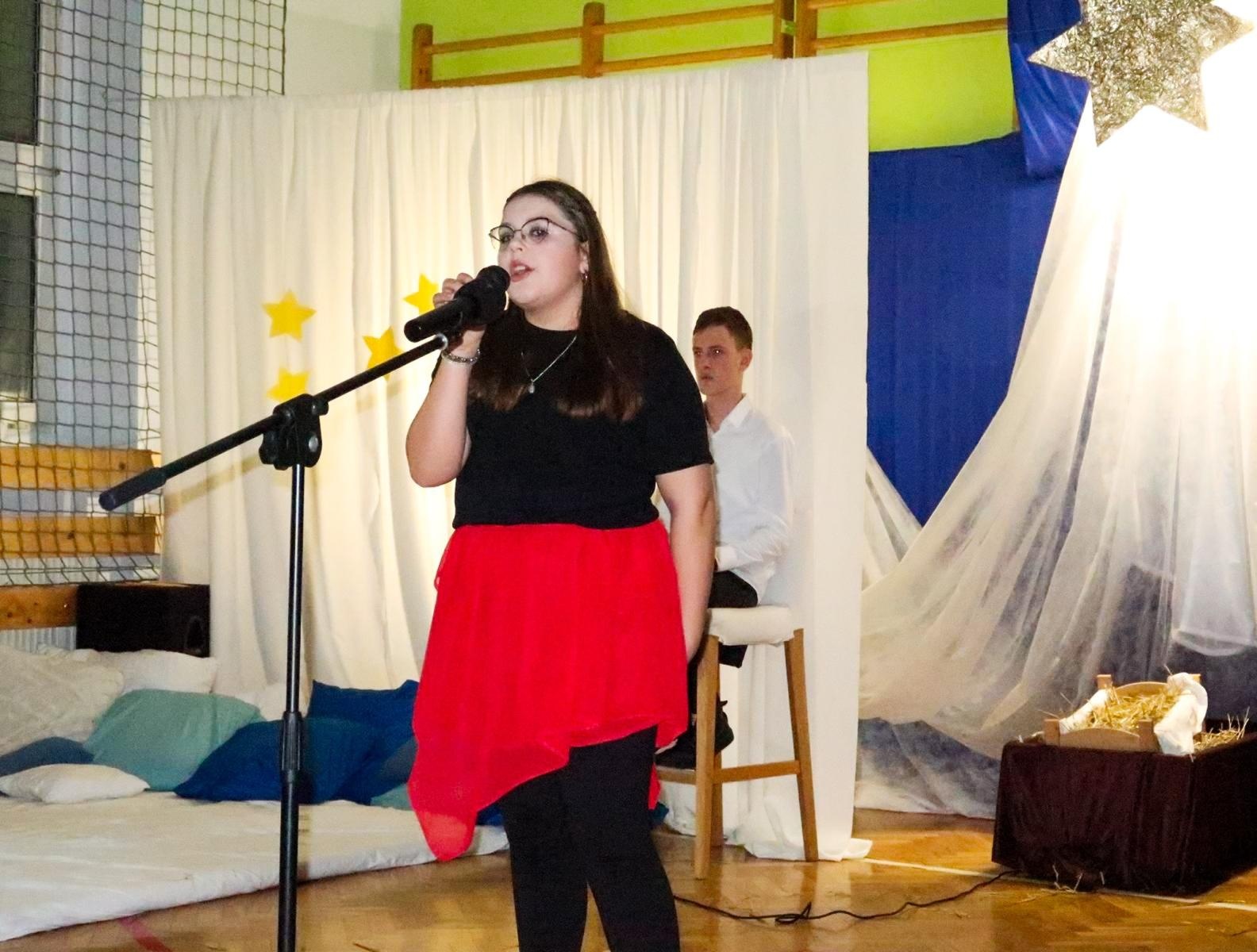 Zdjęcie w galerii na portalu naszraciborz.pl: Jasełka i kiermasz na Płoni wiadomości z regionu