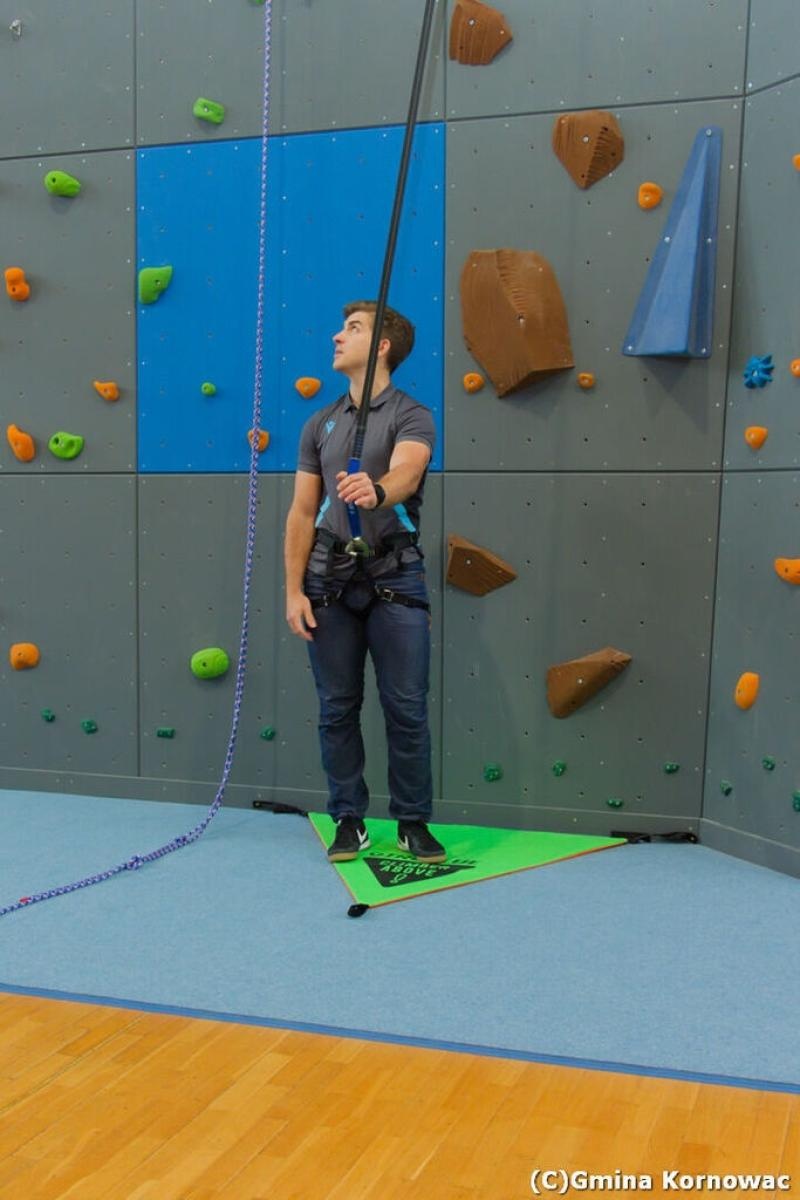 Zdjęcie w galerii na portalu naszraciborz.pl: Nowoczesna ścianka wspinaczkowa otwarta w Kornowacu wiadomości z regionu
