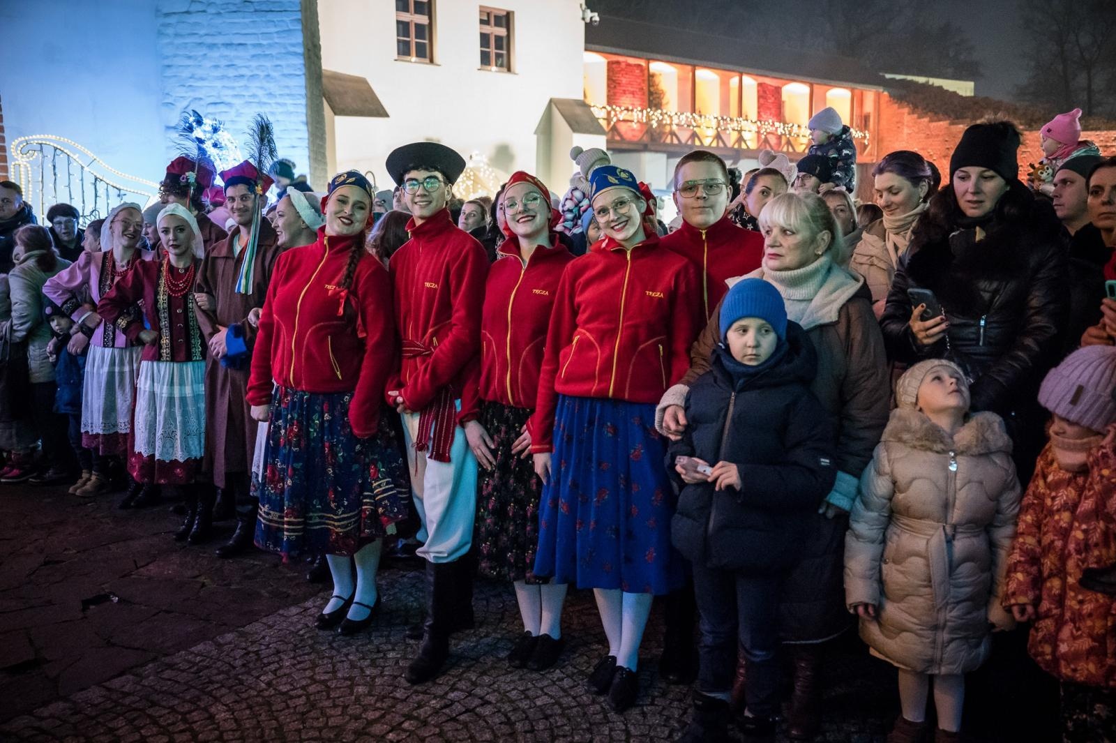 Zdjęcie w galerii na portalu naszraciborz.pl: Zamkowa parada świętego Mikołaja przyciągnęła tłumy. W niedzielę wystąpi TOBY [FOTO i WIDEO] wiadomości z regionu