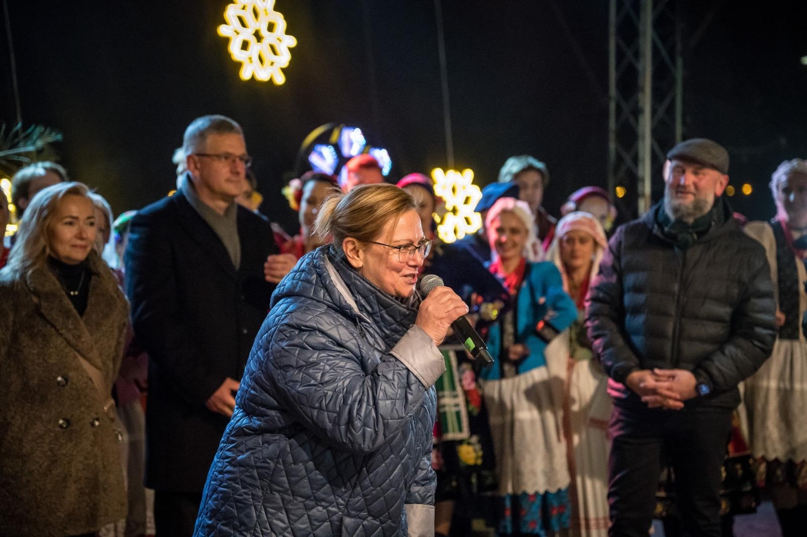 Zdjęcie w galerii na portalu naszraciborz.pl: Zamkowa parada świętego Mikołaja przyciągnęła tłumy. W niedzielę wystąpi TOBY [FOTO i WIDEO] wiadomości z regionu