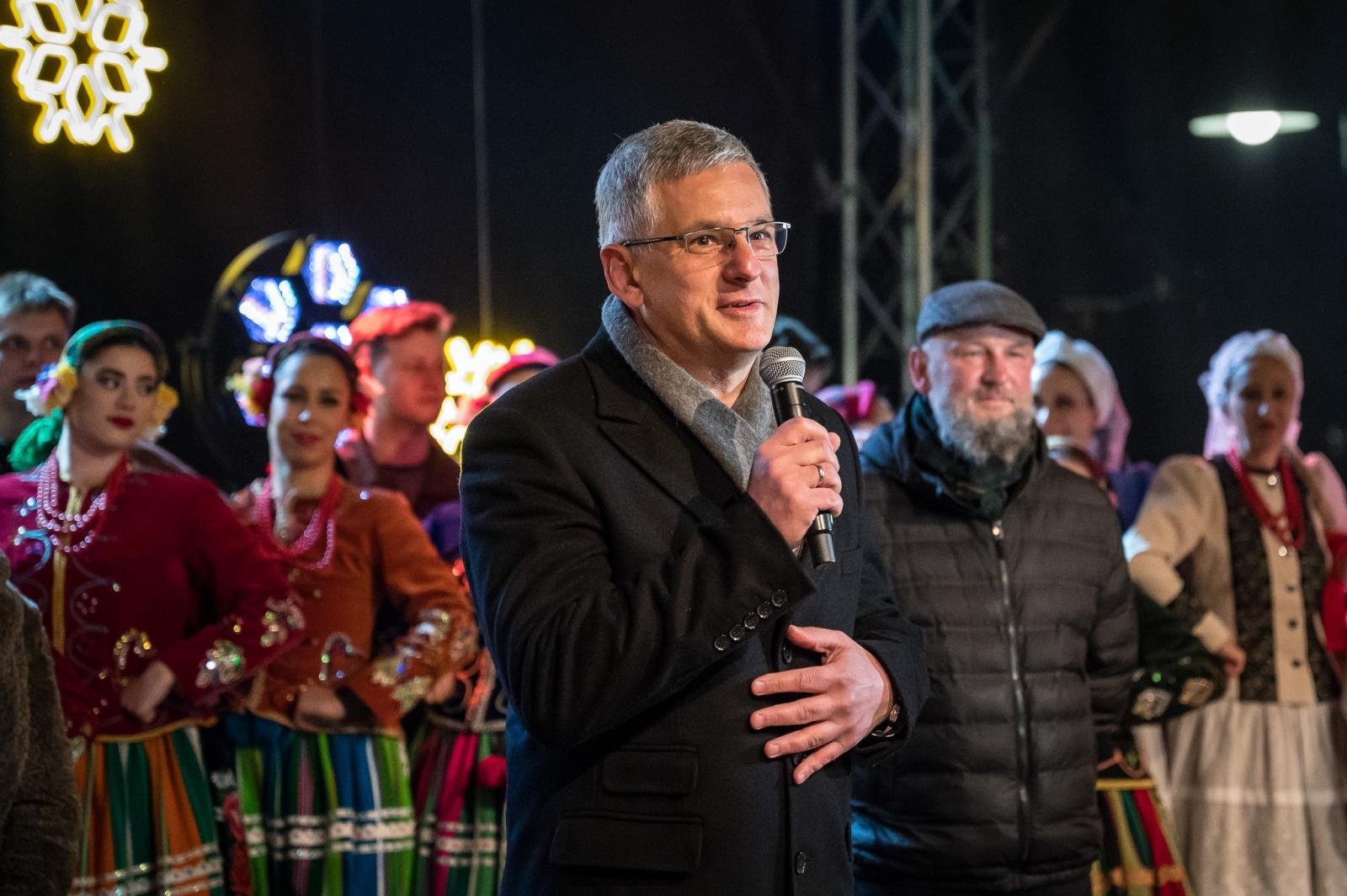 Zdjęcie w galerii na portalu naszraciborz.pl: Zamkowa parada świętego Mikołaja przyciągnęła tłumy. W niedzielę wystąpi TOBY [FOTO i WIDEO] wiadomości z regionu