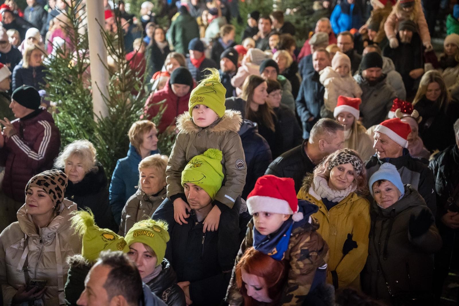 Zdjęcie w galerii na portalu naszraciborz.pl: Zamkowa parada świętego Mikołaja przyciągnęła tłumy. W niedzielę wystąpi TOBY [FOTO i WIDEO] wiadomości z regionu