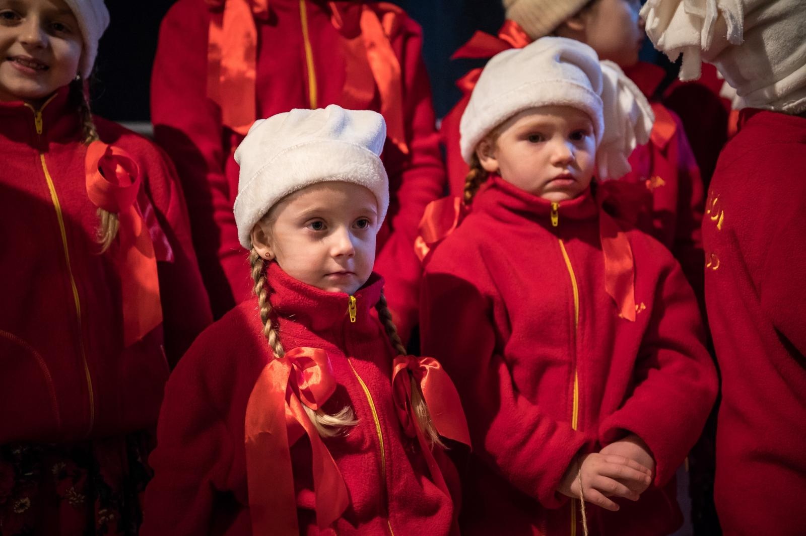 Zdjęcie w galerii na portalu naszraciborz.pl: Zamkowa parada świętego Mikołaja przyciągnęła tłumy. W niedzielę wystąpi TOBY [FOTO i WIDEO] wiadomości z regionu