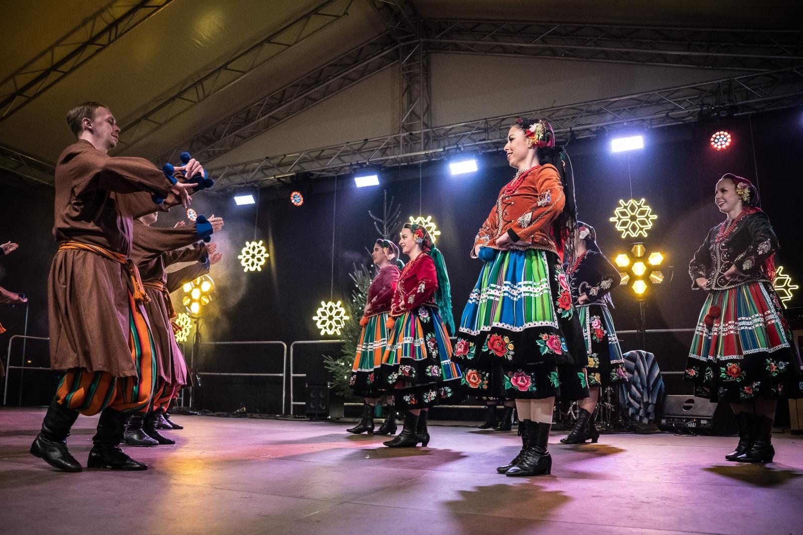 Zdjęcie w galerii na portalu naszraciborz.pl: Zamkowa parada świętego Mikołaja przyciągnęła tłumy. W niedzielę wystąpi TOBY [FOTO i WIDEO] wiadomości z regionu