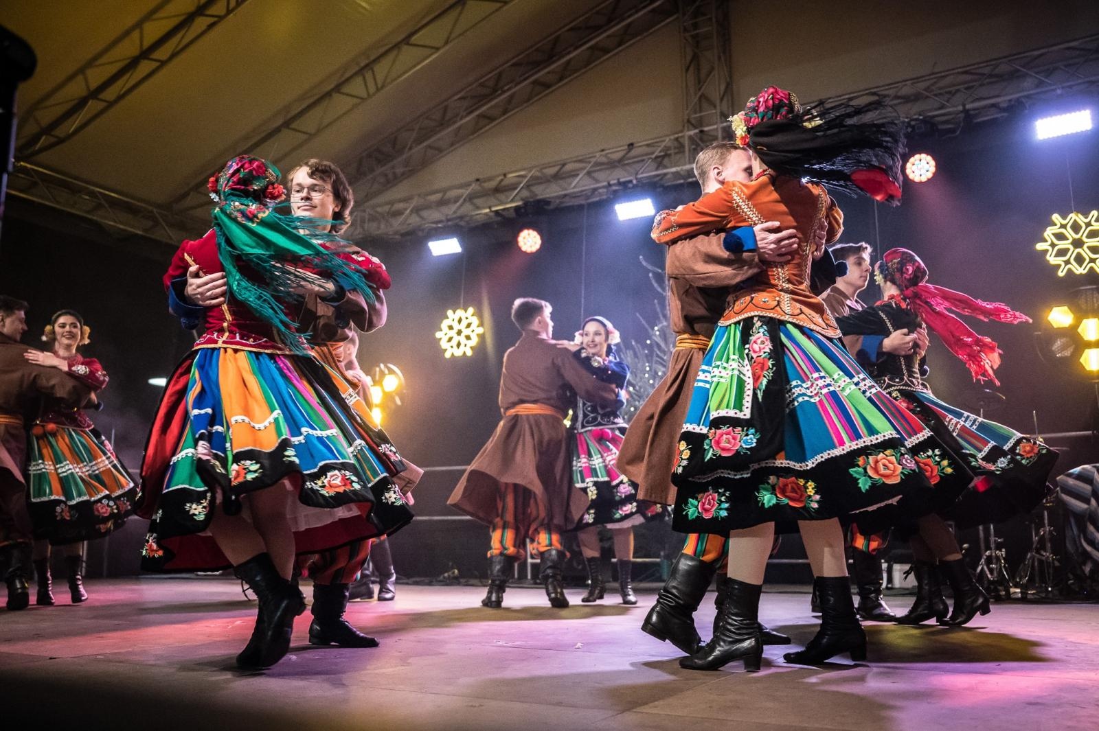 Zdjęcie w galerii na portalu naszraciborz.pl: Zamkowa parada świętego Mikołaja przyciągnęła tłumy. W niedzielę wystąpi TOBY [FOTO i WIDEO] wiadomości z regionu