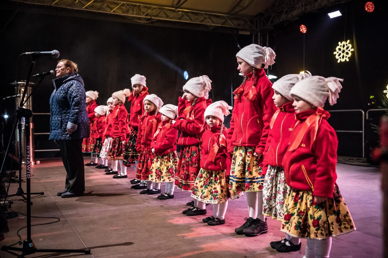 Zdjęcie w galerii na portalu naszraciborz.pl: Zamkowa parada świętego Mikołaja przyciągnęła tłumy. W niedzielę wystąpi TOBY [FOTO i WIDEO] wiadomości z regionu