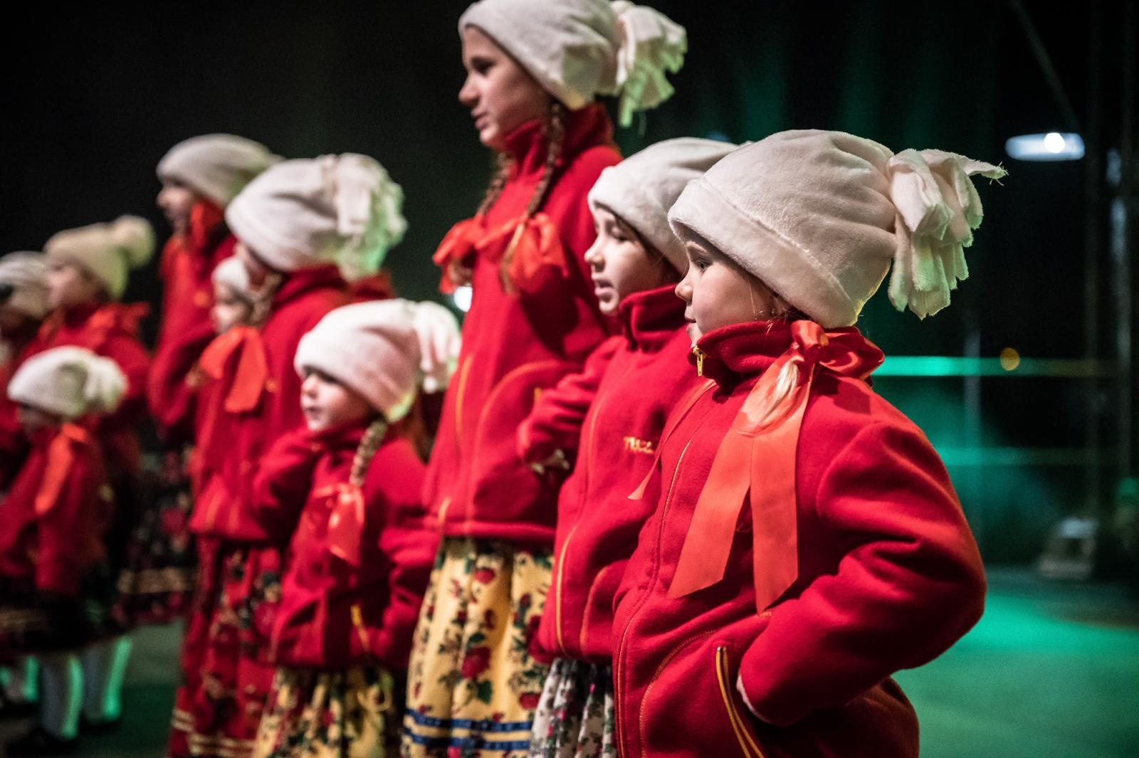 Zdjęcie w galerii na portalu naszraciborz.pl: Zamkowa parada świętego Mikołaja przyciągnęła tłumy. W niedzielę wystąpi TOBY [FOTO i WIDEO] wiadomości z regionu