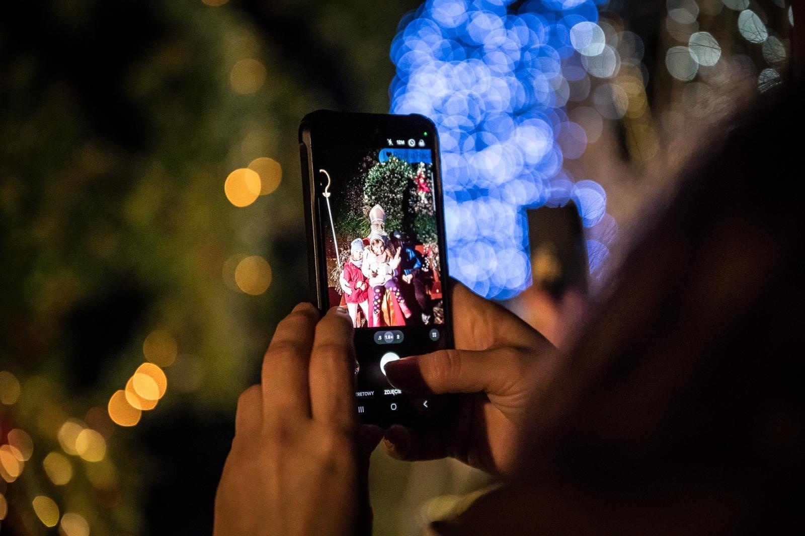 Zdjęcie w galerii na portalu naszraciborz.pl: Zamkowa parada świętego Mikołaja przyciągnęła tłumy. W niedzielę wystąpi TOBY [FOTO i WIDEO] wiadomości z regionu