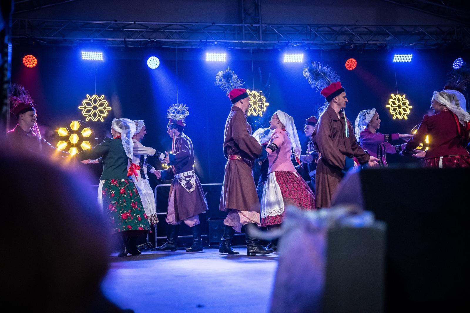 Zdjęcie w galerii na portalu naszraciborz.pl: Zamkowa parada świętego Mikołaja przyciągnęła tłumy. W niedzielę wystąpi TOBY [FOTO i WIDEO] wiadomości z regionu