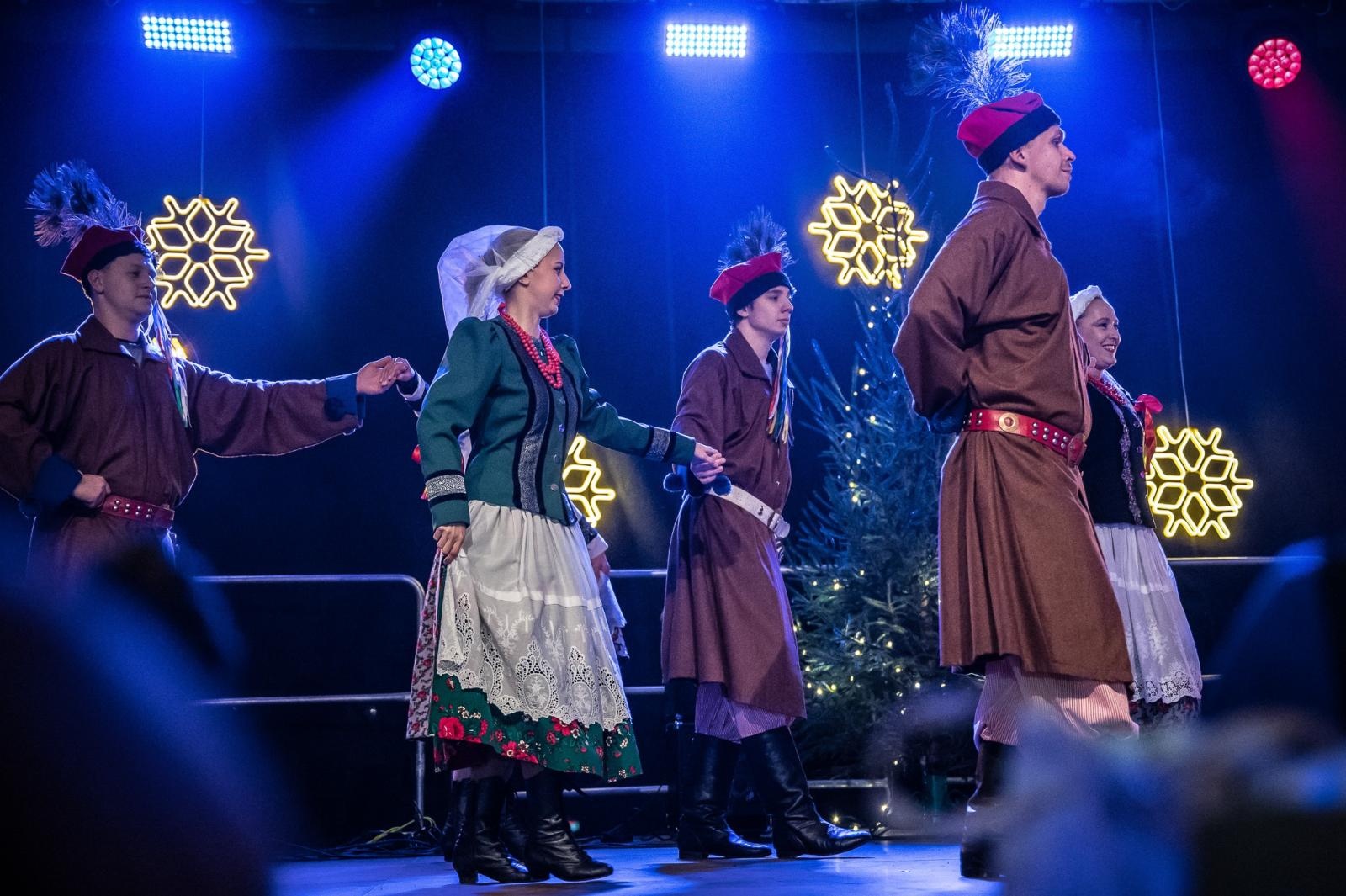 Zdjęcie w galerii na portalu naszraciborz.pl: Zamkowa parada świętego Mikołaja przyciągnęła tłumy. W niedzielę wystąpi TOBY [FOTO i WIDEO] wiadomości z regionu