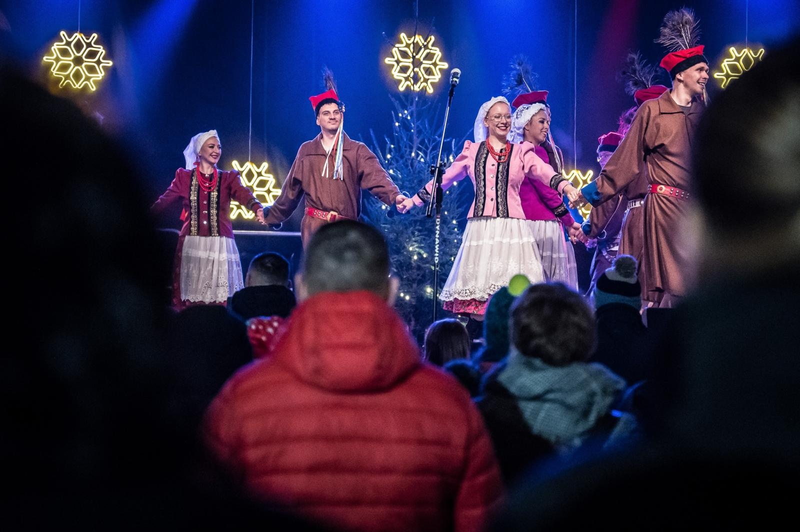 Zdjęcie w galerii na portalu naszraciborz.pl: Zamkowa parada świętego Mikołaja przyciągnęła tłumy. W niedzielę wystąpi TOBY [FOTO i WIDEO] wiadomości z regionu