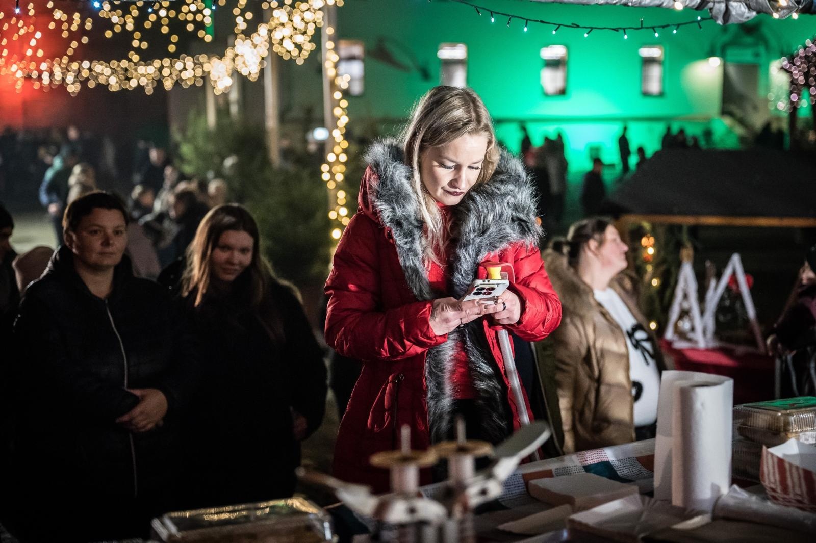 Zdjęcie w galerii na portalu naszraciborz.pl: Zamkowa parada świętego Mikołaja przyciągnęła tłumy. W niedzielę wystąpi TOBY [FOTO i WIDEO] wiadomości z regionu