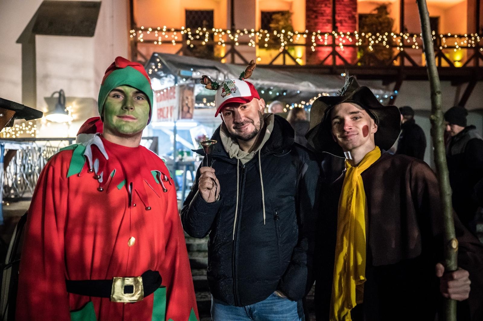 Zdjęcie w galerii na portalu naszraciborz.pl: Zamkowa parada świętego Mikołaja przyciągnęła tłumy. W niedzielę wystąpi TOBY [FOTO i WIDEO] wiadomości z regionu