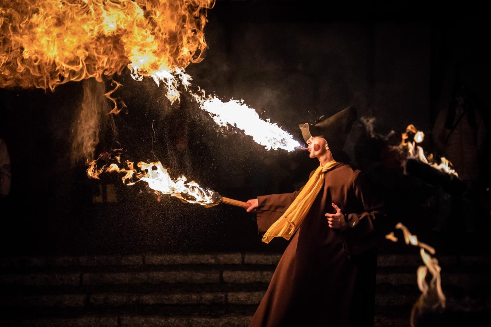 Zdjęcie w galerii na portalu naszraciborz.pl: Zamkowa parada świętego Mikołaja przyciągnęła tłumy. W niedzielę wystąpi TOBY [FOTO i WIDEO] wiadomości z regionu