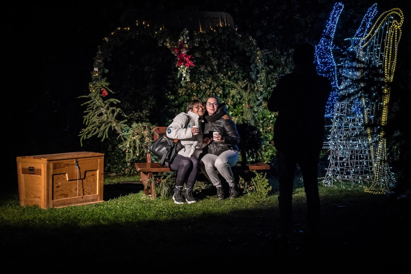 Zdjęcie w galerii na portalu naszraciborz.pl: Zamkowa parada świętego Mikołaja przyciągnęła tłumy. W niedzielę wystąpi TOBY [FOTO i WIDEO] wiadomości z regionu