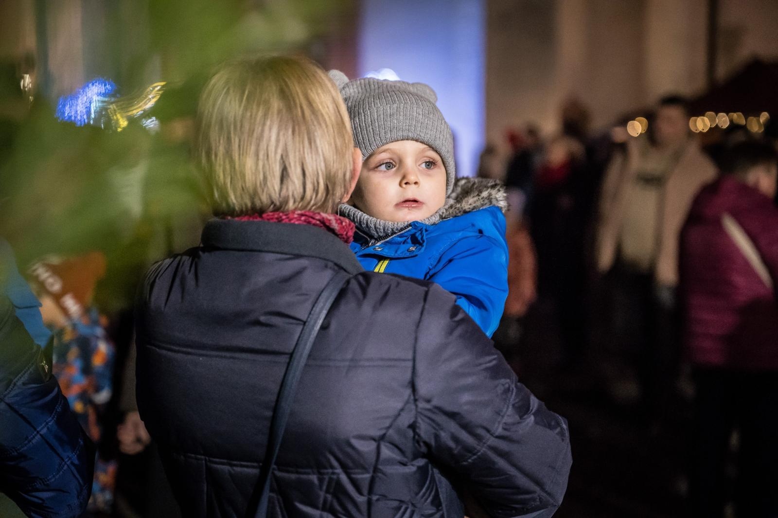 Zdjęcie w galerii na portalu naszraciborz.pl: Zamkowa parada świętego Mikołaja przyciągnęła tłumy. W niedzielę wystąpi TOBY [FOTO i WIDEO] wiadomości z regionu