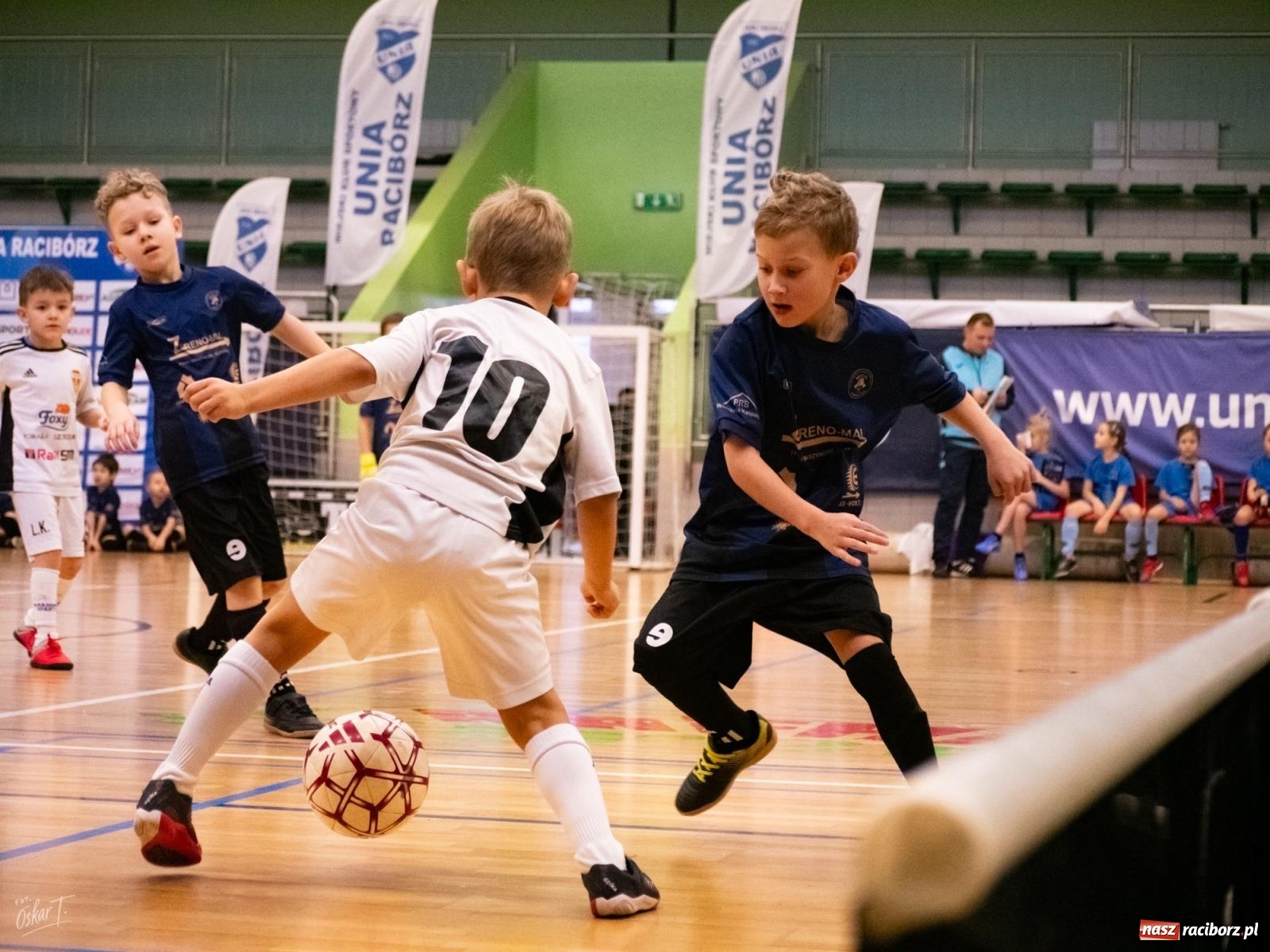 Zdjęcie w galerii na portalu naszraciborz.pl: Mikołajkowe zmagania najmłodszych. Turniej pełen emocji i sportowej radości [FOTO] wiadomości z regionu