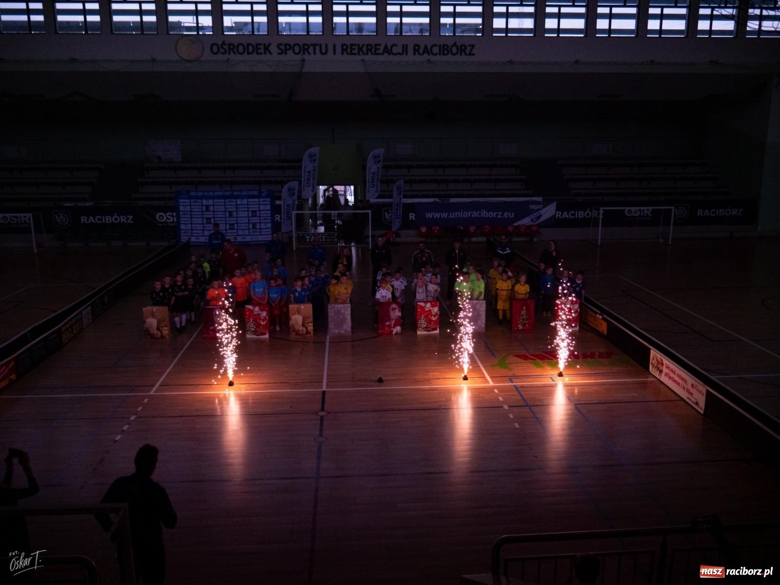Zdjęcie w galerii na portalu naszraciborz.pl: Mikołajkowe zmagania najmłodszych. Turniej pełen emocji i sportowej radości [FOTO] wiadomości z regionu