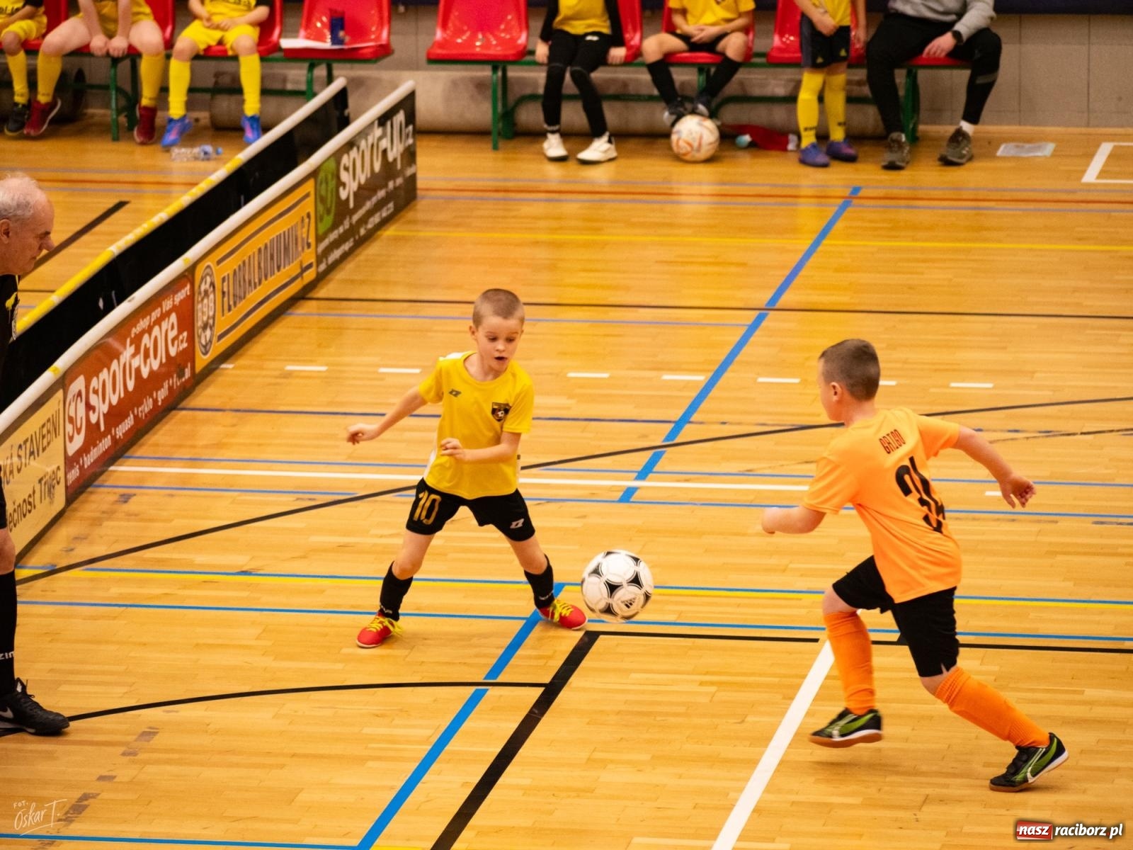 Zdjęcie w galerii na portalu naszraciborz.pl: Mikołajkowe zmagania najmłodszych. Turniej pełen emocji i sportowej radości [FOTO] wiadomości z regionu