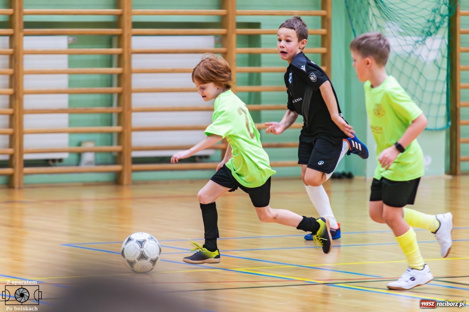 Zdjęcie w galerii na portalu naszraciborz.pl: Mikołajkowe zmagania najmłodszych. Turniej pełen emocji i sportowej radości [FOTO] wiadomości z regionu