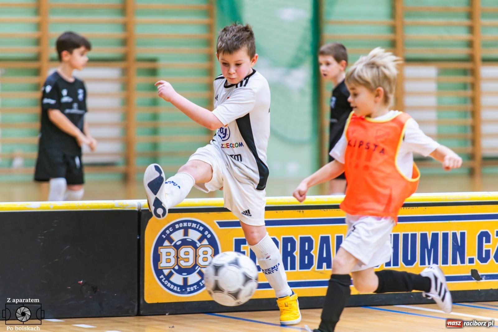 Zdjęcie w galerii na portalu naszraciborz.pl: Mikołajkowe zmagania najmłodszych. Turniej pełen emocji i sportowej radości [FOTO] wiadomości z regionu