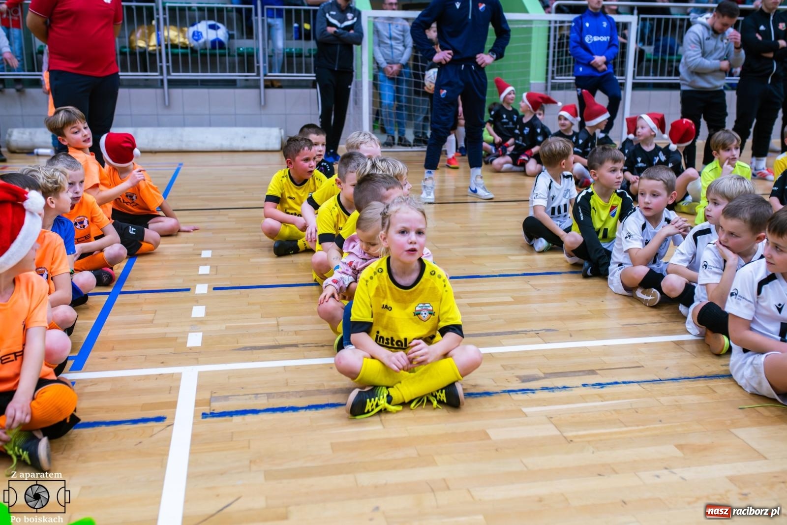 Zdjęcie w galerii na portalu naszraciborz.pl: Mikołajkowe zmagania najmłodszych. Turniej pełen emocji i sportowej radości [FOTO] wiadomości z regionu