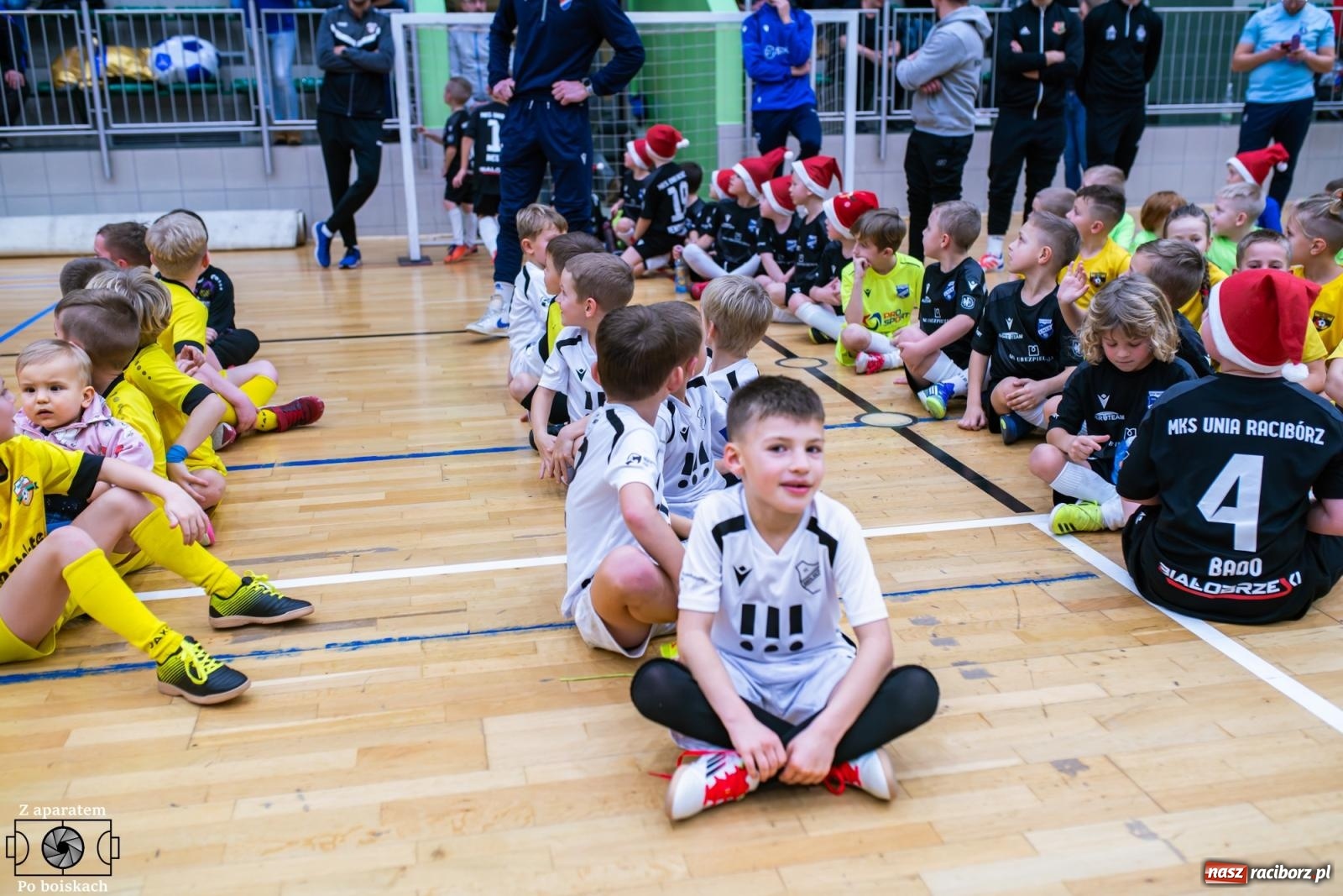 Zdjęcie w galerii na portalu naszraciborz.pl: Mikołajkowe zmagania najmłodszych. Turniej pełen emocji i sportowej radości [FOTO] wiadomości z regionu