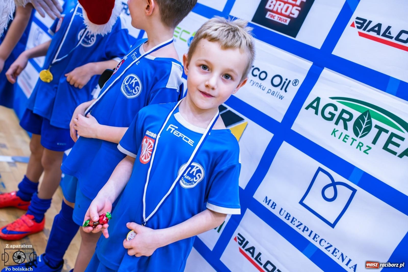 Zdjęcie w galerii na portalu naszraciborz.pl: Mikołajkowe zmagania najmłodszych. Turniej pełen emocji i sportowej radości [FOTO] wiadomości z regionu