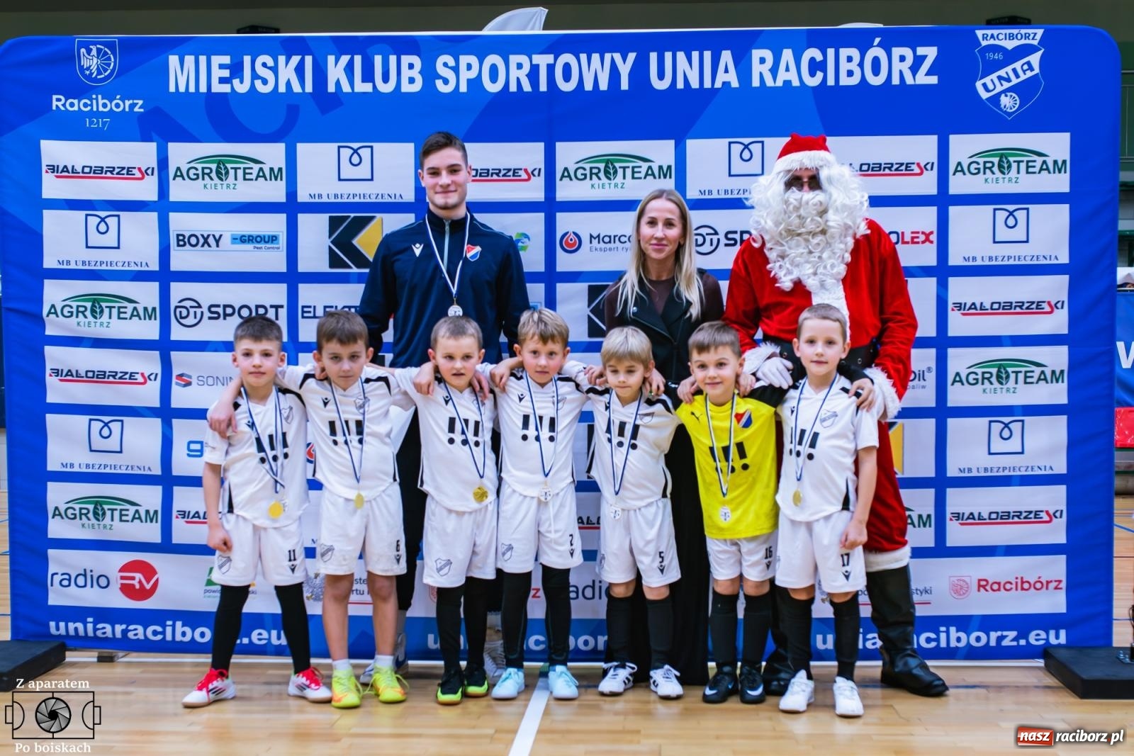 Zdjęcie w galerii na portalu naszraciborz.pl: Mikołajkowe zmagania najmłodszych. Turniej pełen emocji i sportowej radości [FOTO] wiadomości z regionu